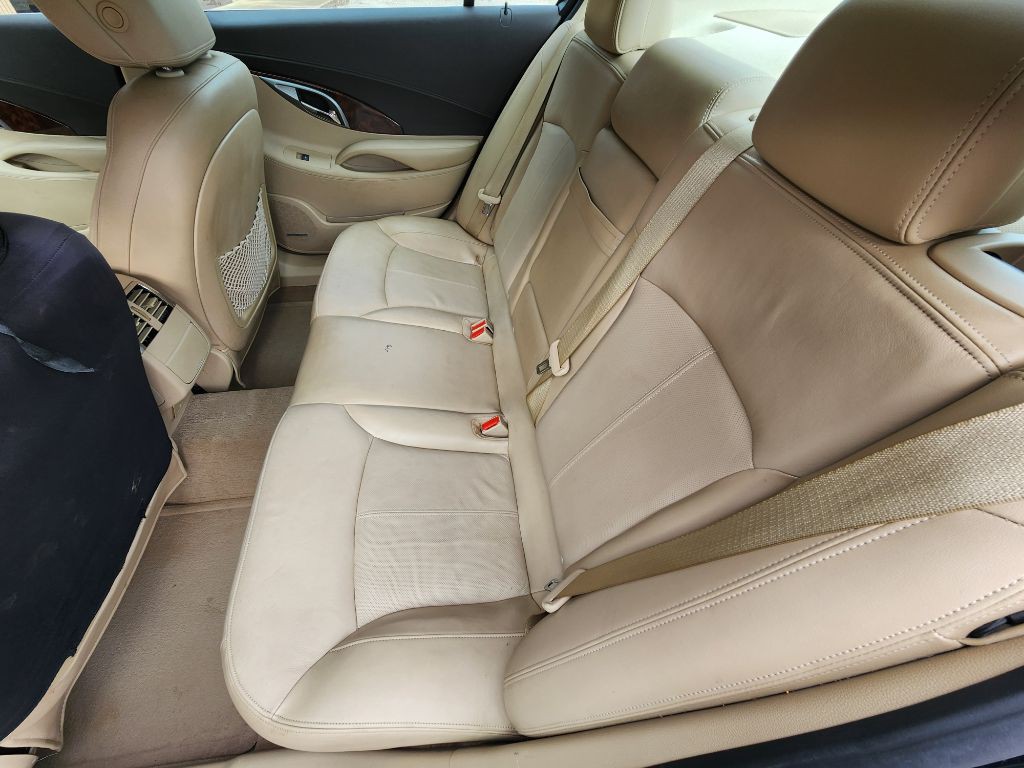 2011 Buick Lacrosse Image 8