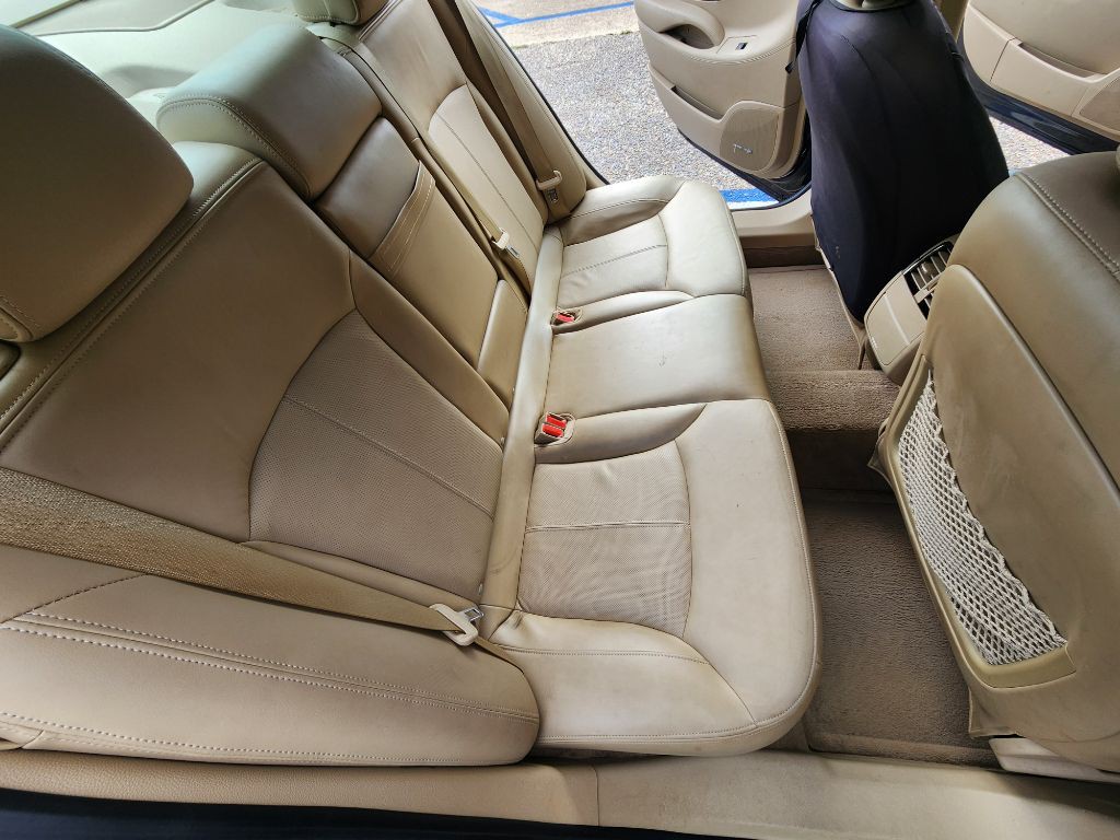 2011 Buick Lacrosse Image 10