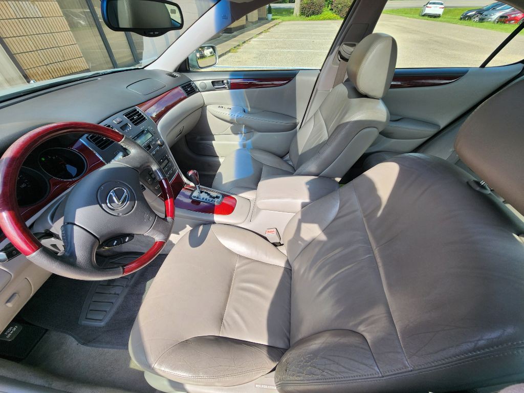 2003 Lexus ES Image 6