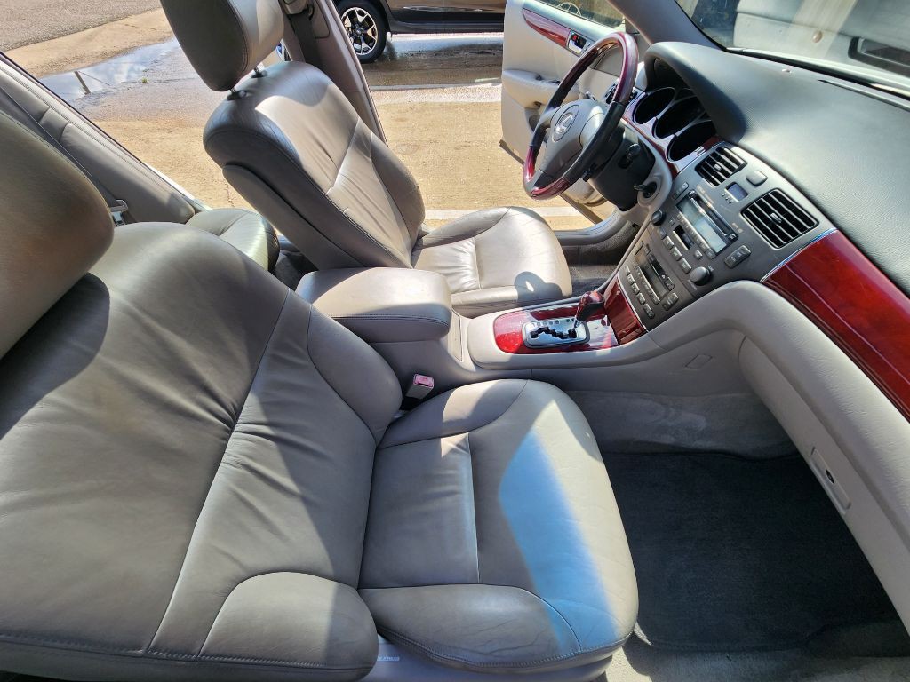 2003 Lexus ES Image 7
