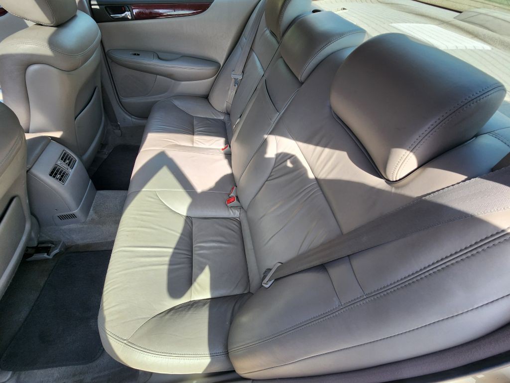 2003 Lexus ES Image 8
