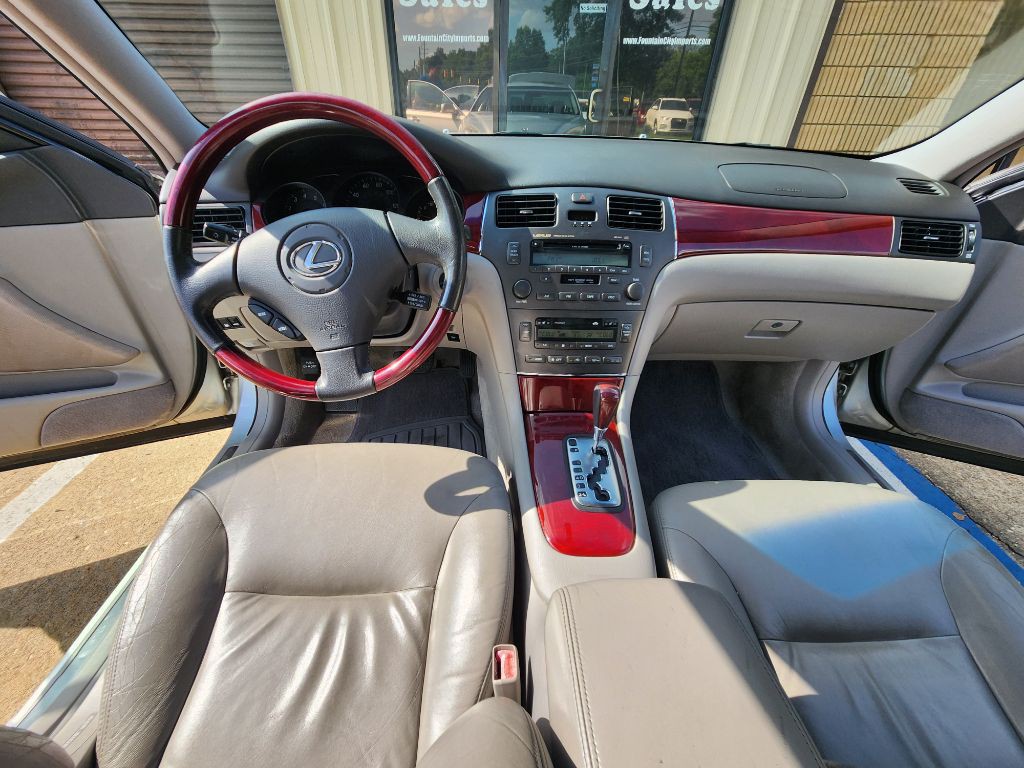 2003 Lexus ES Image 10