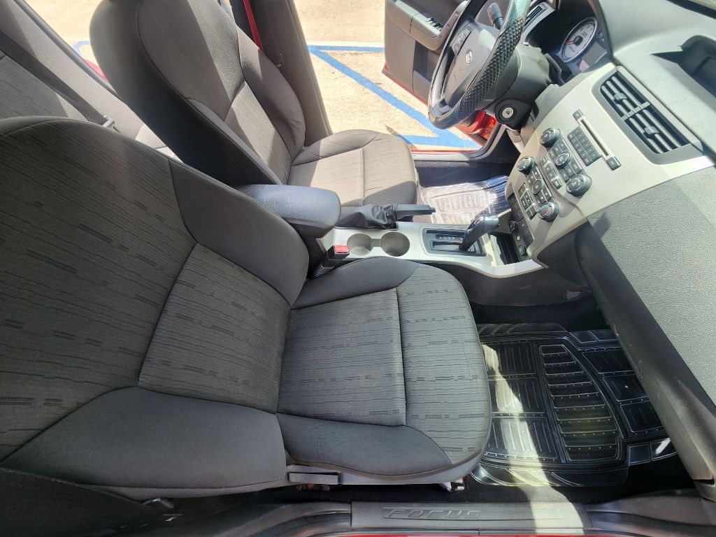 2010 Ford Focus Image 7