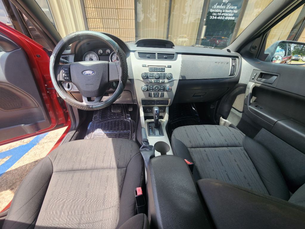 2010 Ford Focus Image 10