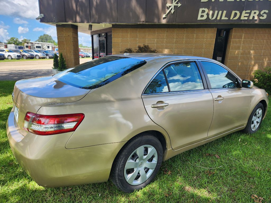 2011 Toyota Camry Image 4