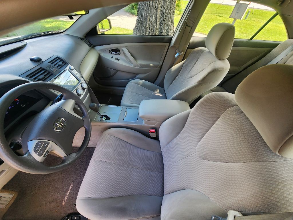 2011 Toyota Camry Image 7