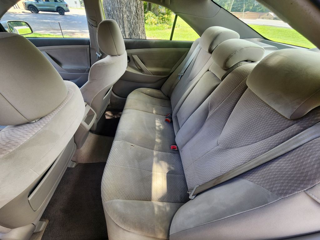 2011 Toyota Camry Image 8