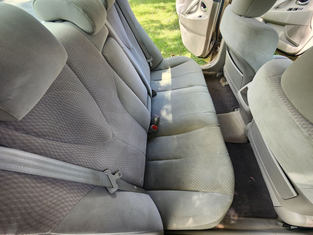 2011 Toyota Camry Image 9