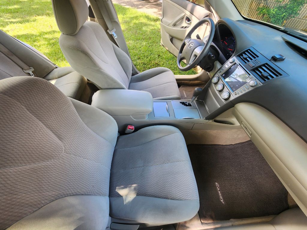 2011 Toyota Camry Image 11