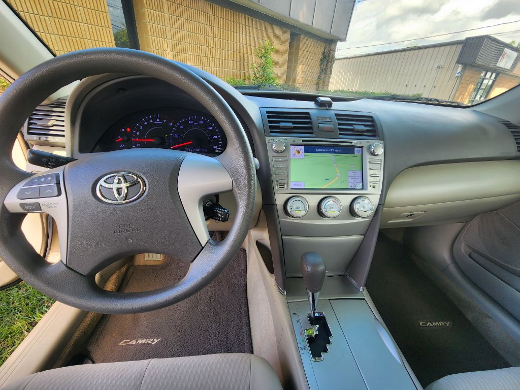 2011 Toyota Camry Image 20