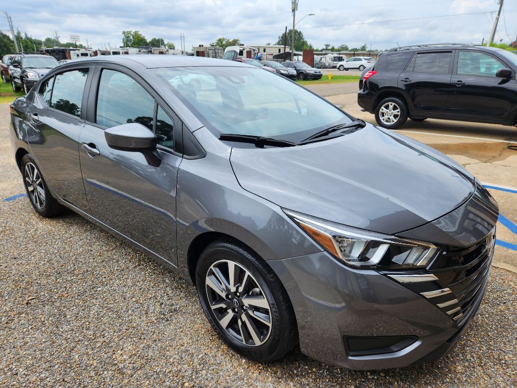 2024 Nissan Versa Image 2