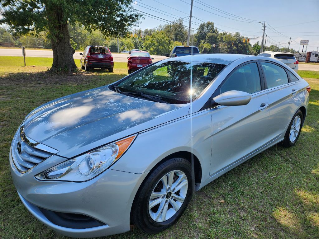 2012 Hyundai Sonata Image 1