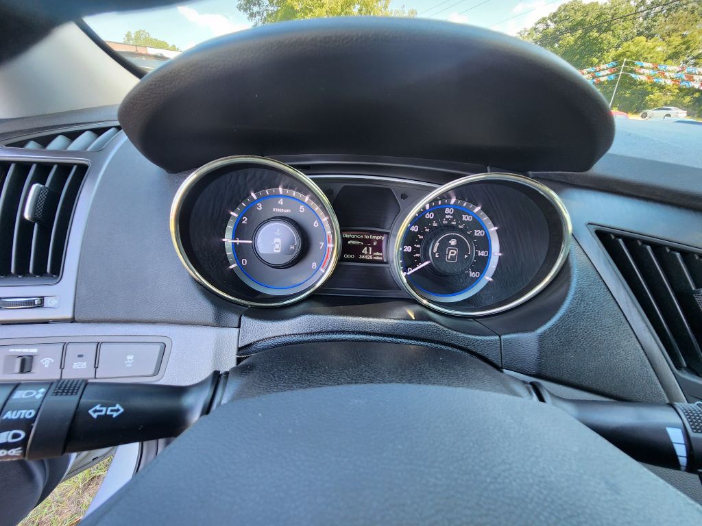 2012 Hyundai Sonata Image 11