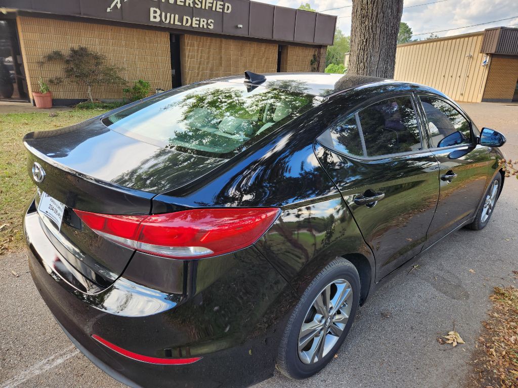 2017 Hyundai Elantra Image 3