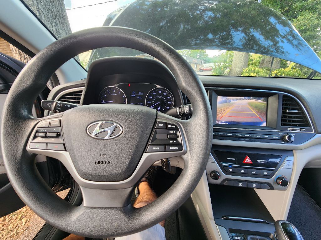 2017 Hyundai Elantra Image 12