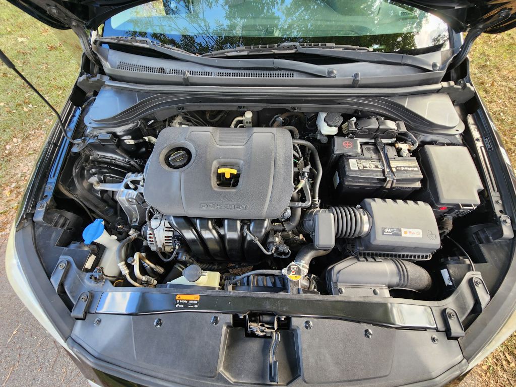 2017 Hyundai Elantra Image 13