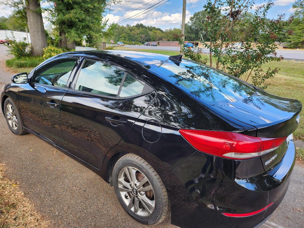 2017 Hyundai Elantra Image 4