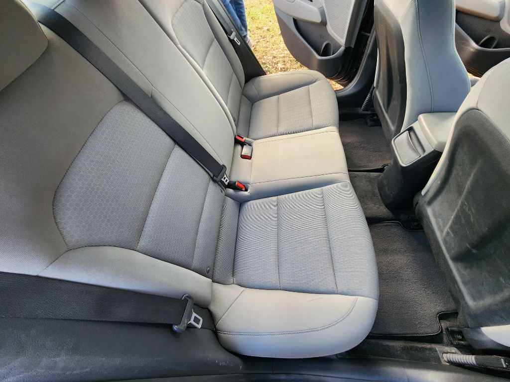 2017 Hyundai Elantra Image 9