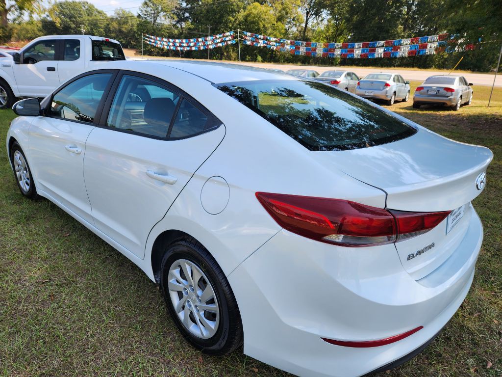 2018 Hyundai Elantra Image 4