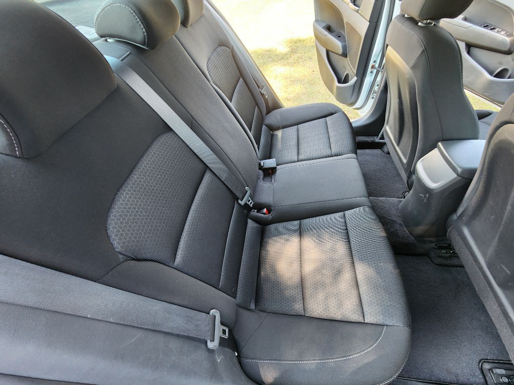 2018 Hyundai Elantra Image 10