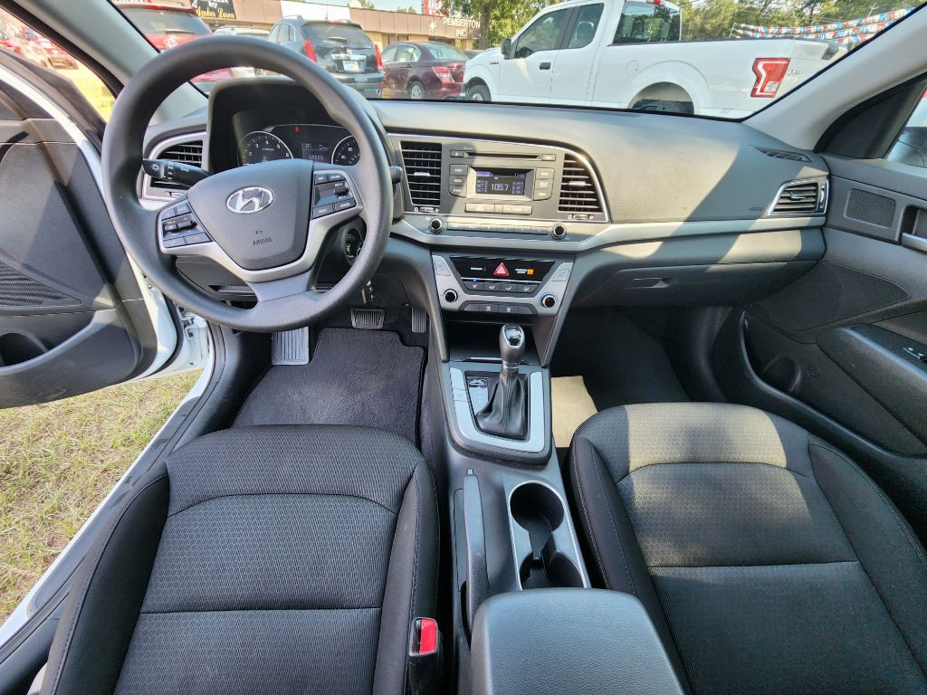 2018 Hyundai Elantra Image 11