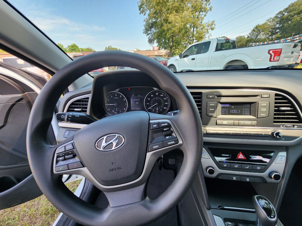 2018 Hyundai Elantra Image 12