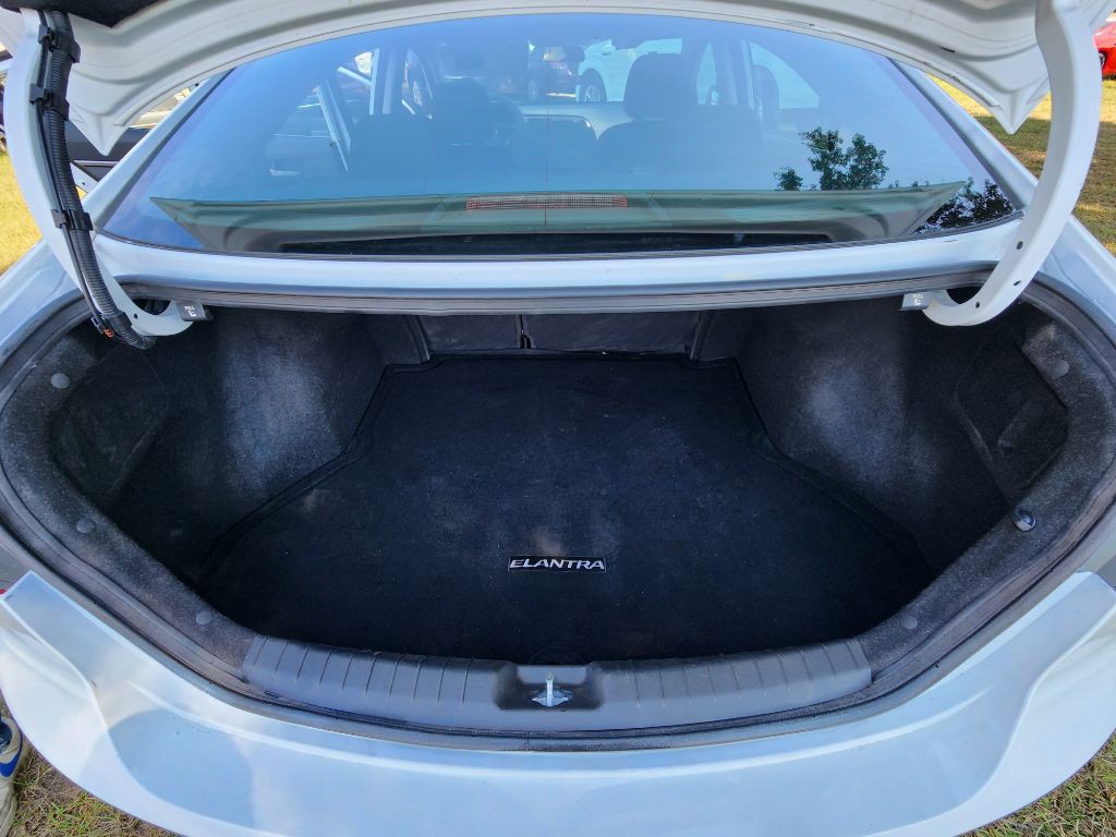 2018 Hyundai Elantra Image 13