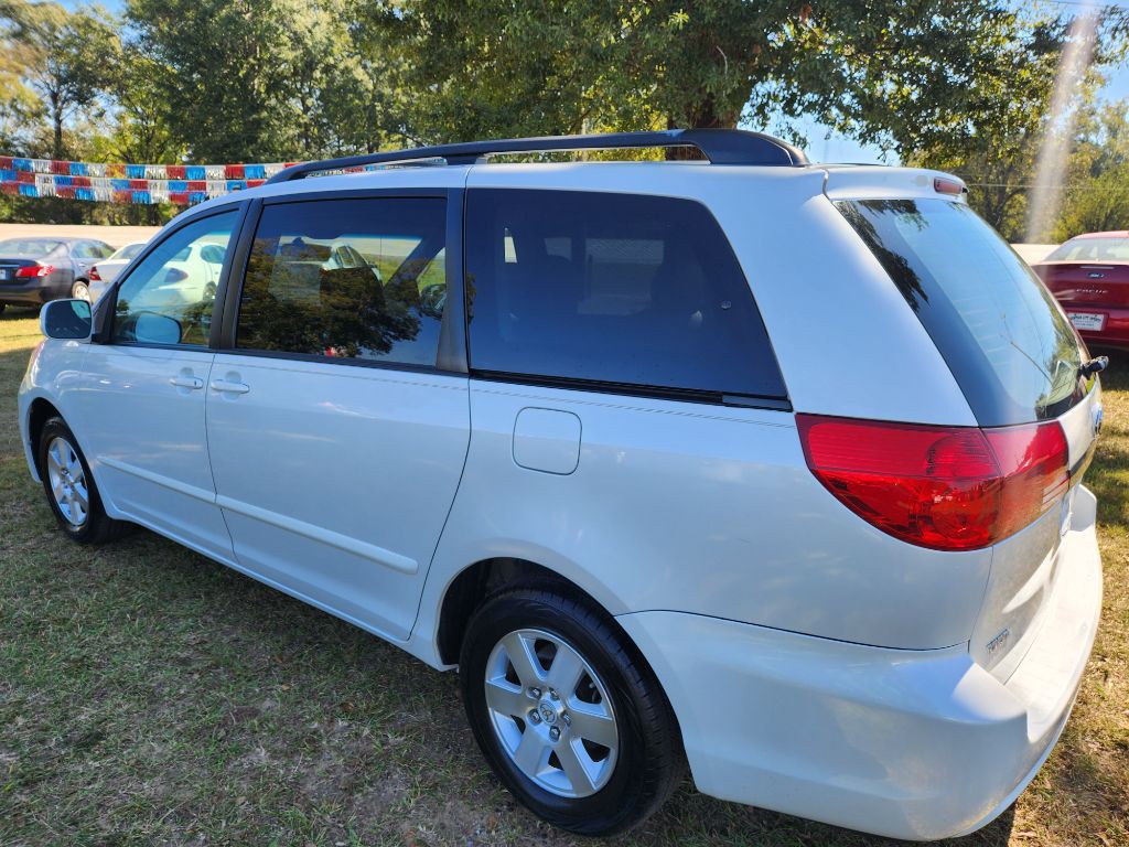 2008 Toyota Sienna Image 3