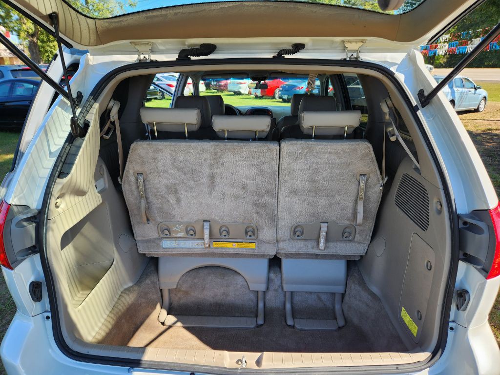 2008 Toyota Sienna Image 6