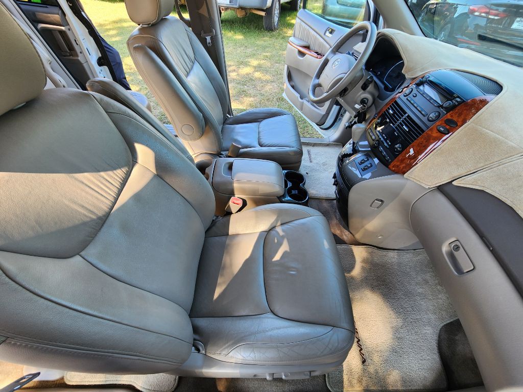 2008 Toyota Sienna Image 9