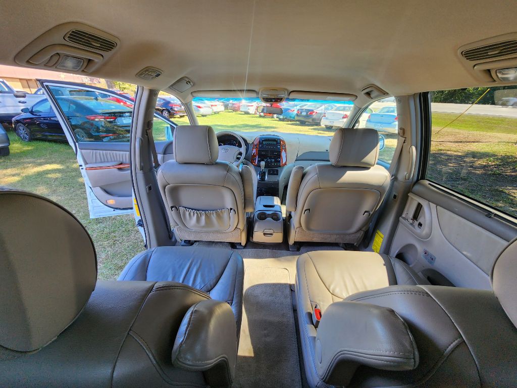2008 Toyota Sienna Image 12