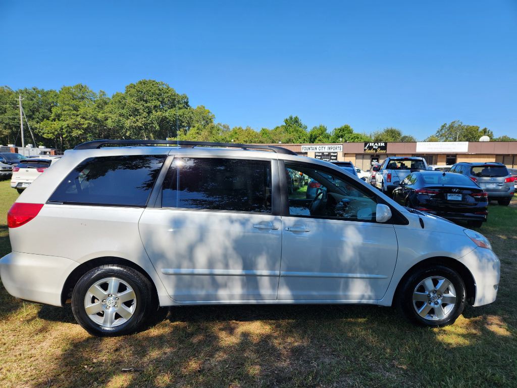 2008 Toyota Sienna Image 18