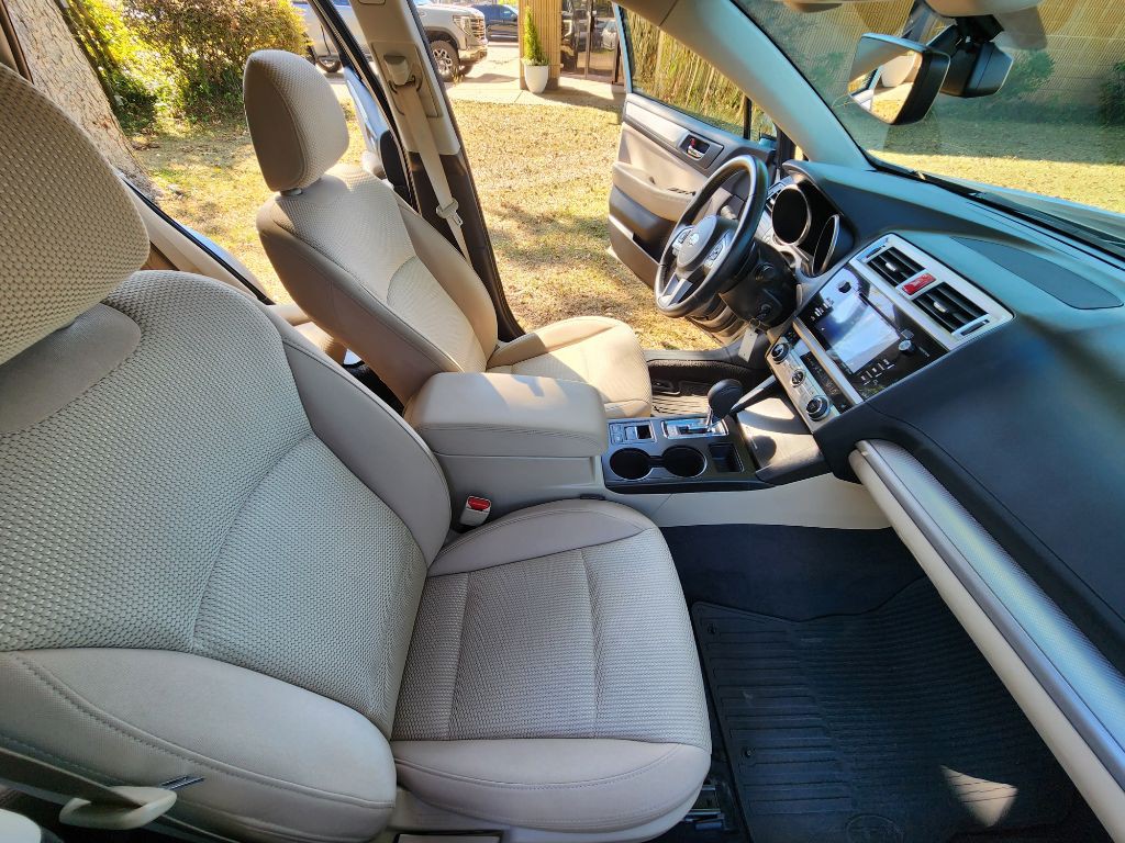 2017 Subaru Outback Image 16
