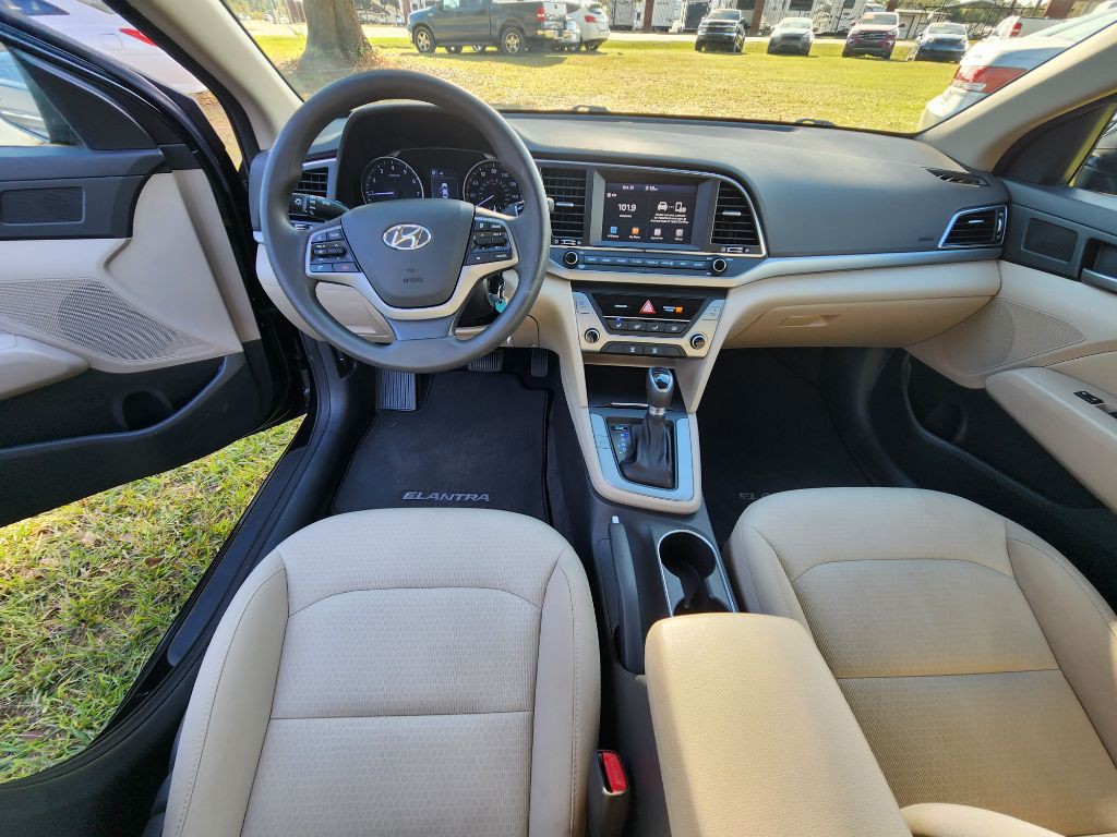 2018 Hyundai Elantra Image 8