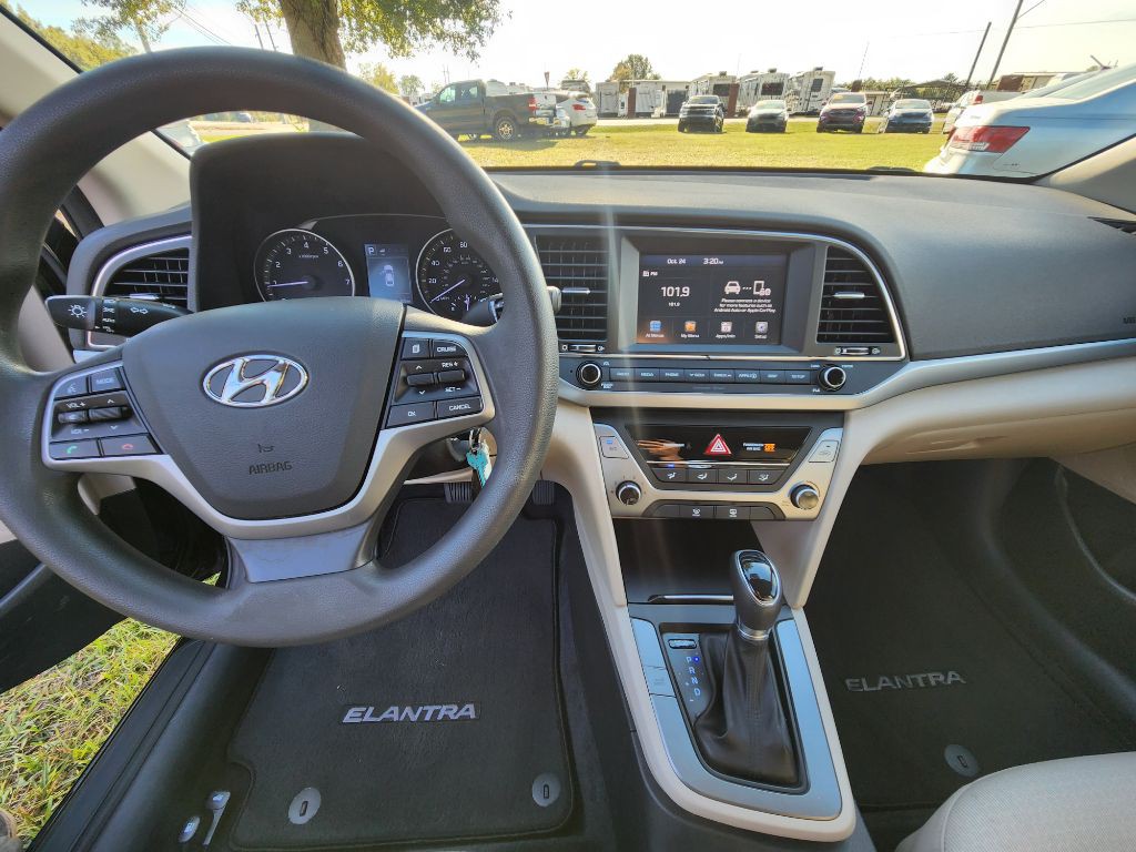 2018 Hyundai Elantra Image 10