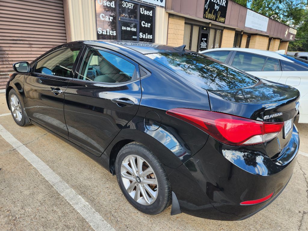 2015 Hyundai Elantra Image 2