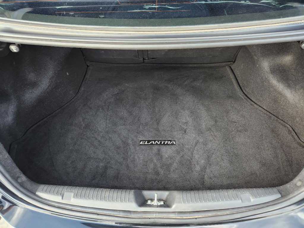 2015 Hyundai Elantra Image 12