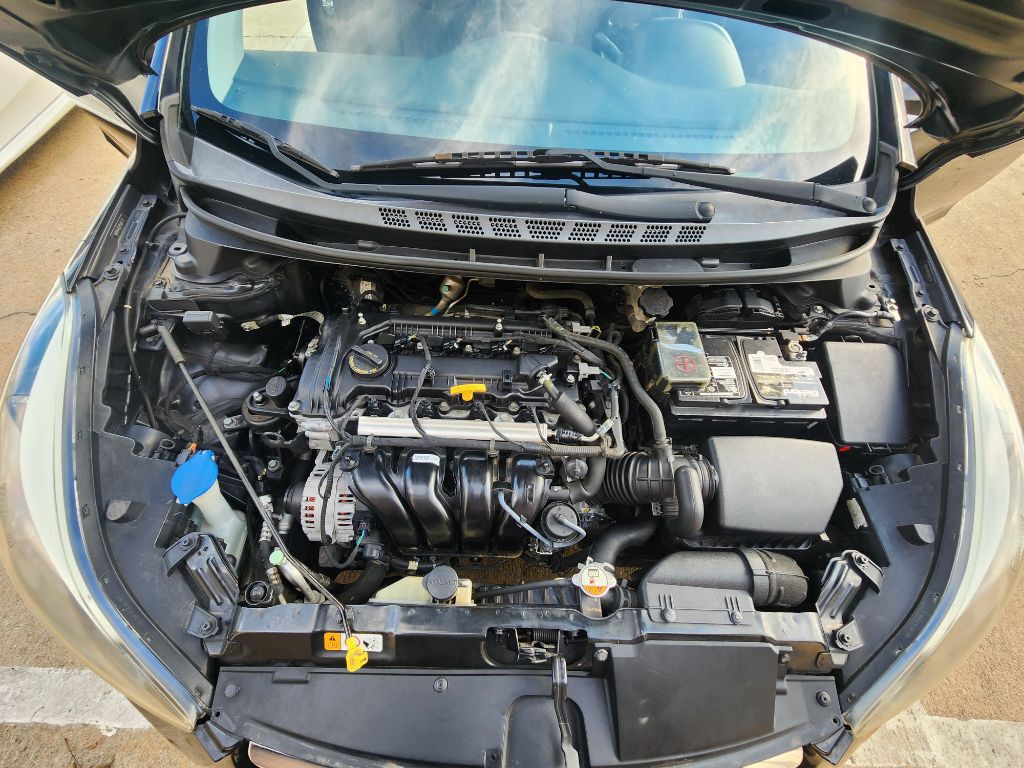 2015 Hyundai Elantra Image 13