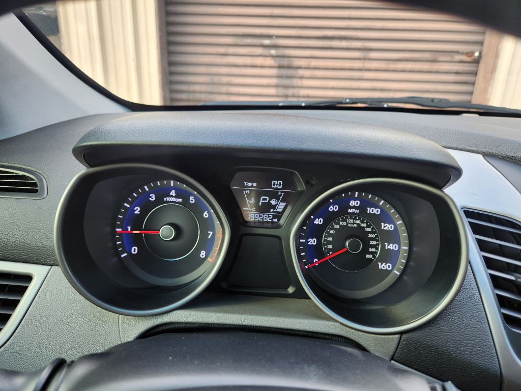2015 Hyundai Elantra Image 15