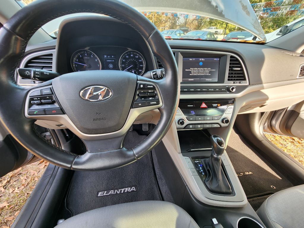2017 Hyundai Elantra Image 13