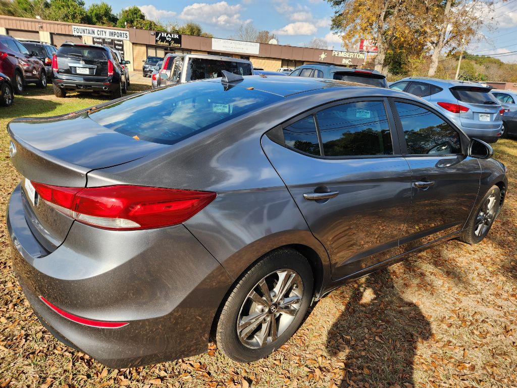 2017 Hyundai Elantra Image 3