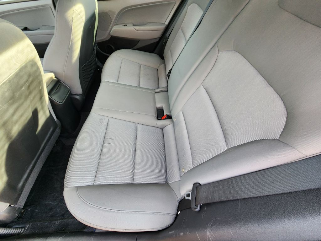 2017 Hyundai Elantra Image 9