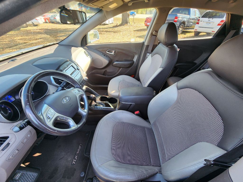 2012 Hyundai Tucson Image 7