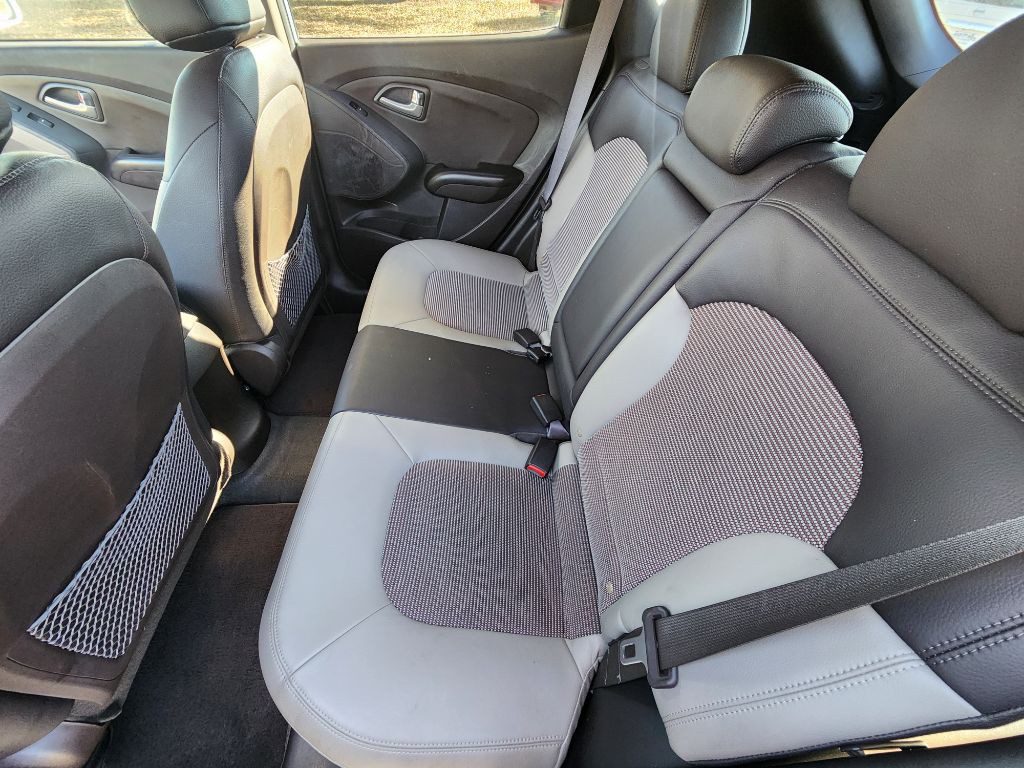 2012 Hyundai Tucson Image 8