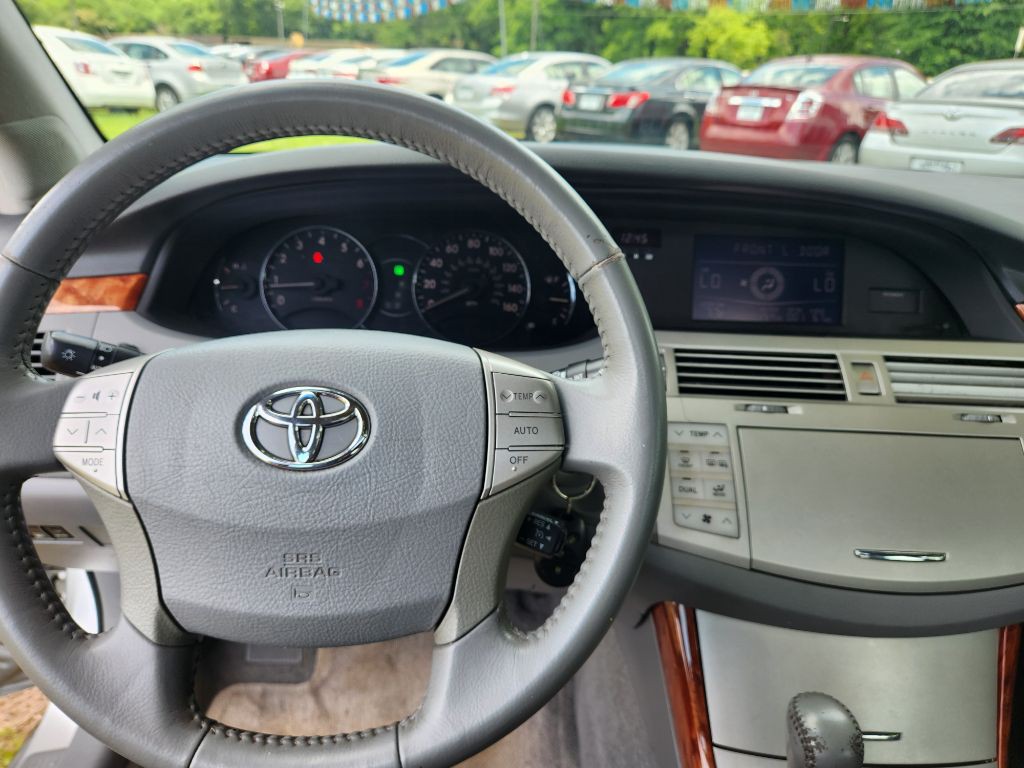 2005 Toyota Avalon Image 12