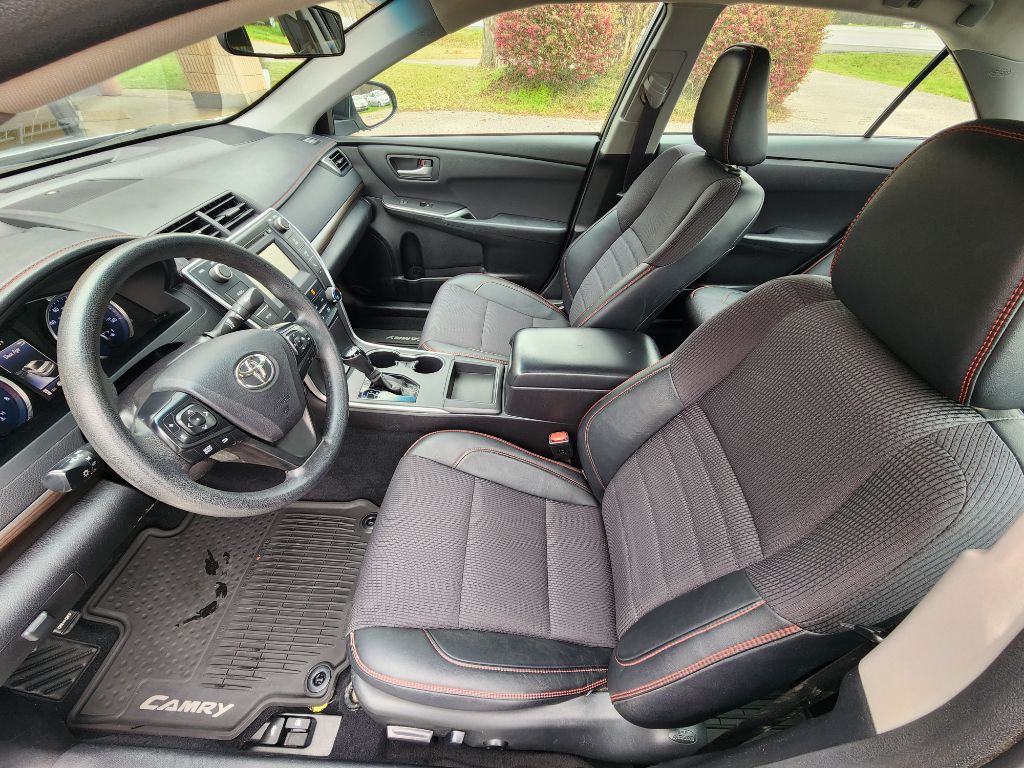 2016 Toyota Camry Image 7