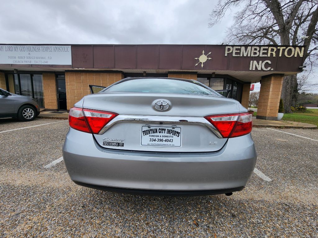 2016 Toyota Camry Image 19