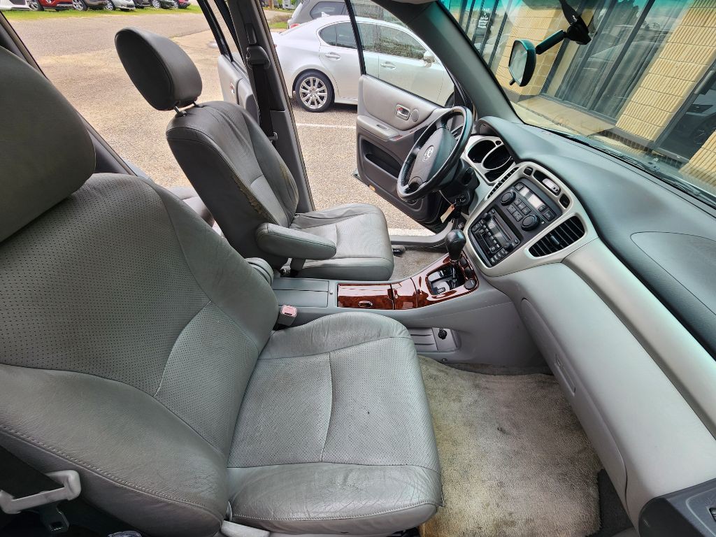 2004 Toyota Highlander Image 10
