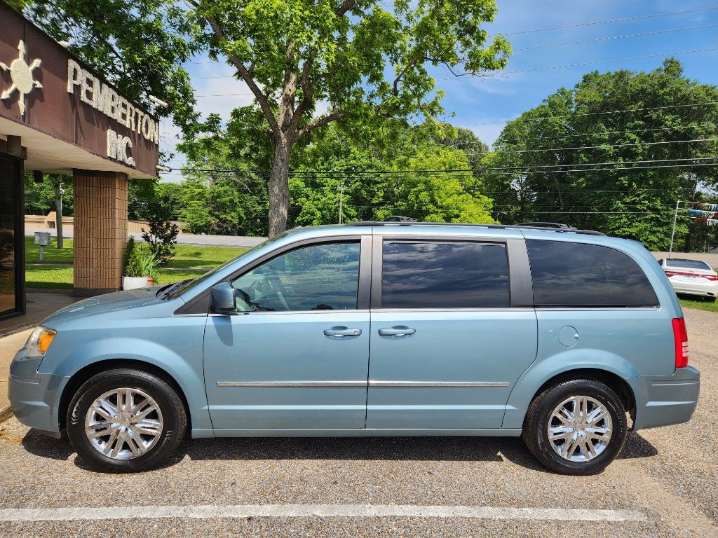 2009 Chrysler Town & Country Image 6