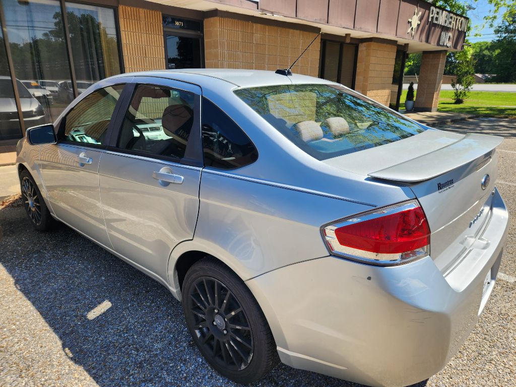 2010 Ford Focus Image 5